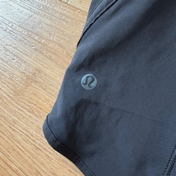 Lululemon Athletic Track That MR Short 5” Lined Black NWT Women’s Size 4 - Picture 7 of 9